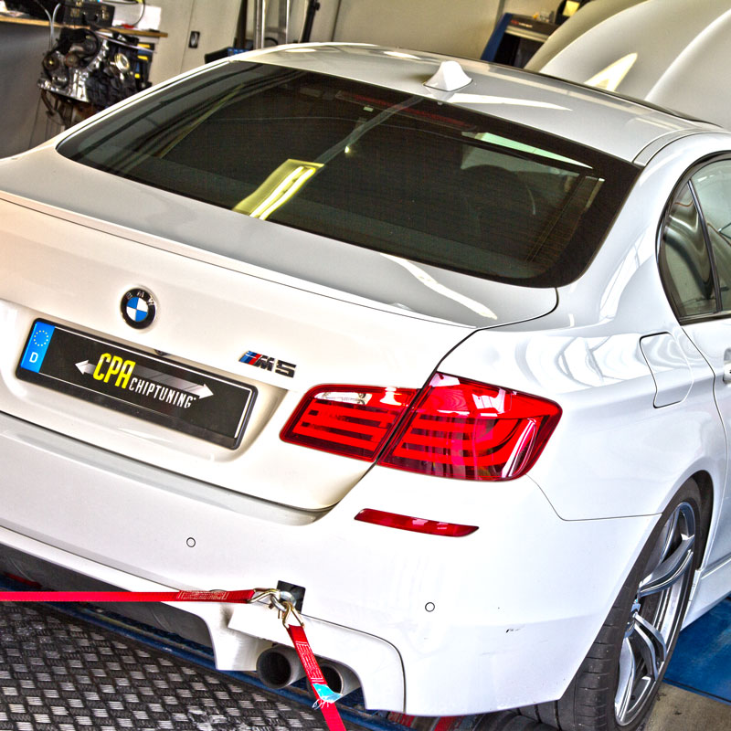 BMW M5 (F10) na dynu
