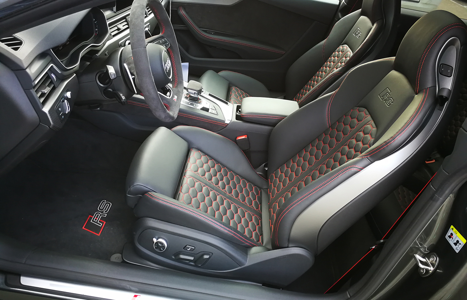 Audi RS5 při testování v CPA