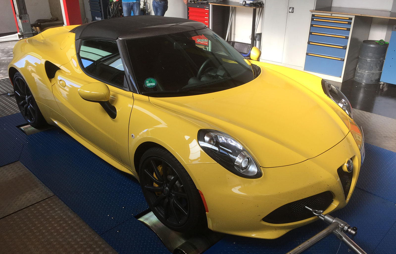 Klasický designový jazyk přichází naproti špičkové technologii - Alfa 4C