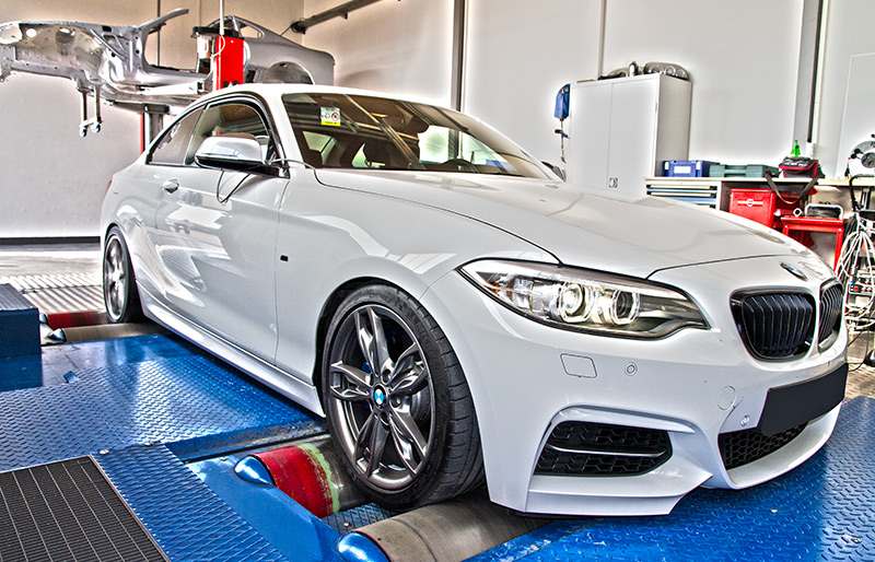 BMW M235i na dynu