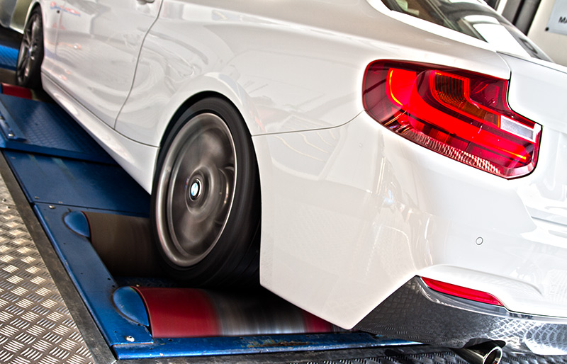BMW M235i na dynu