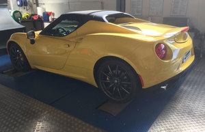 Klasický designový jazyk přichází naproti špičkové technologii - Alfa 4C